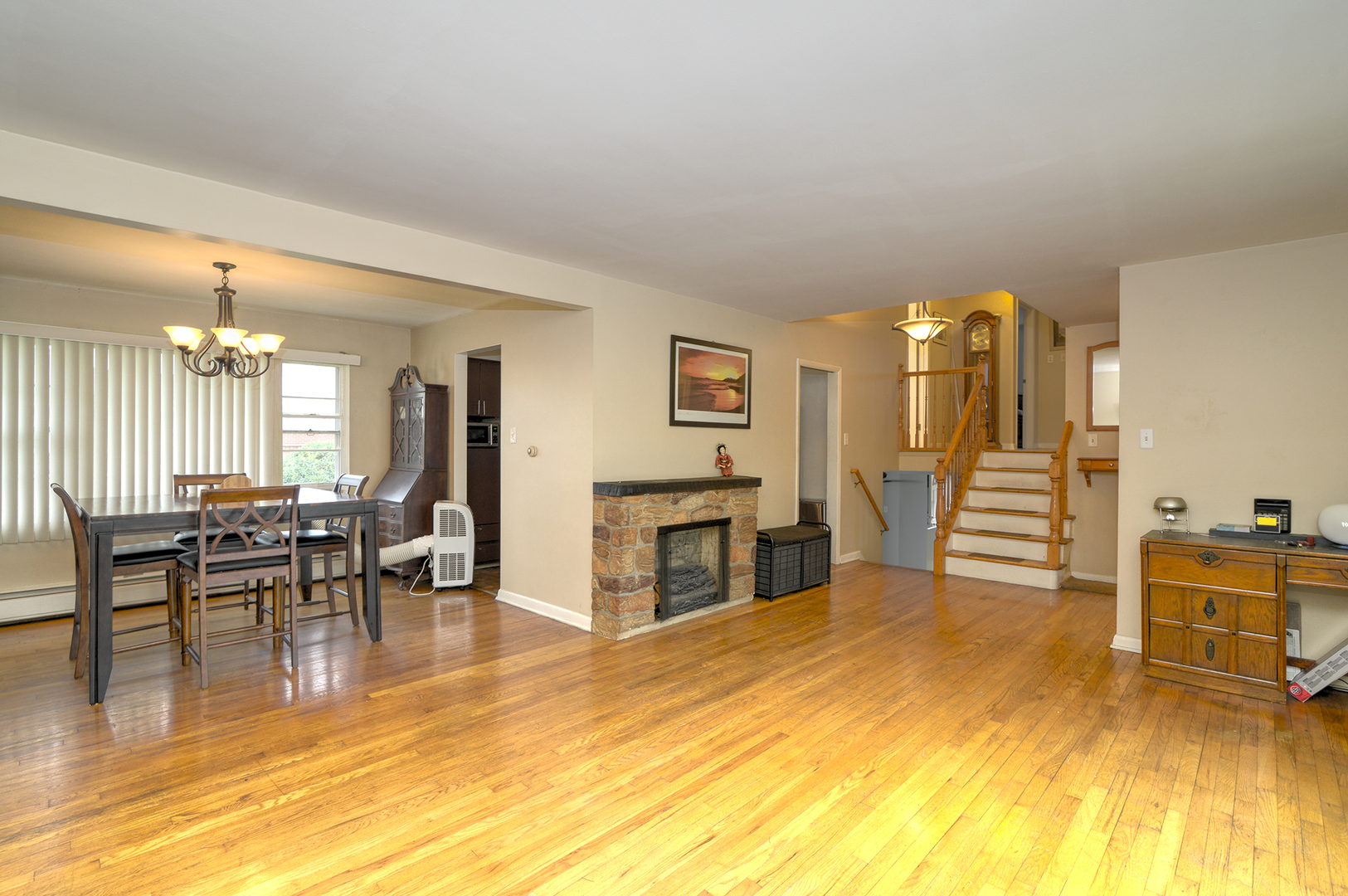 1560 Lee Avenue, Melrose Park, IL 60160
