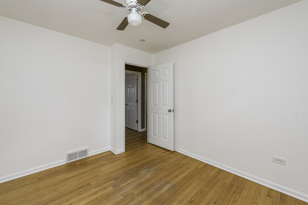 2215 HERMON Avenue, Zion, IL 60099