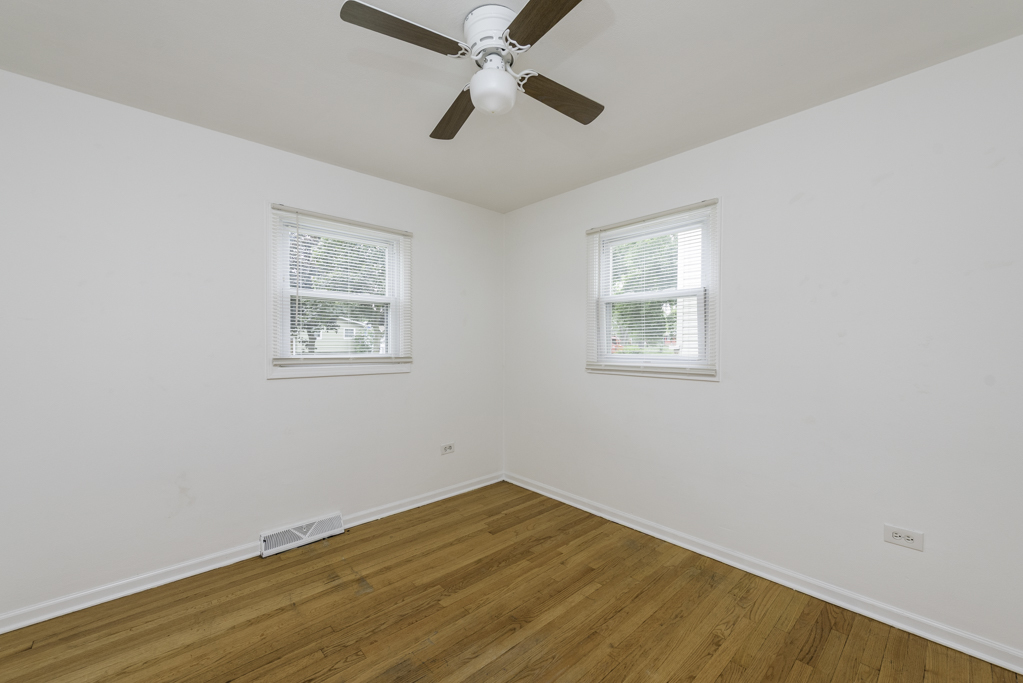 2215 HERMON Avenue, Zion, IL 60099