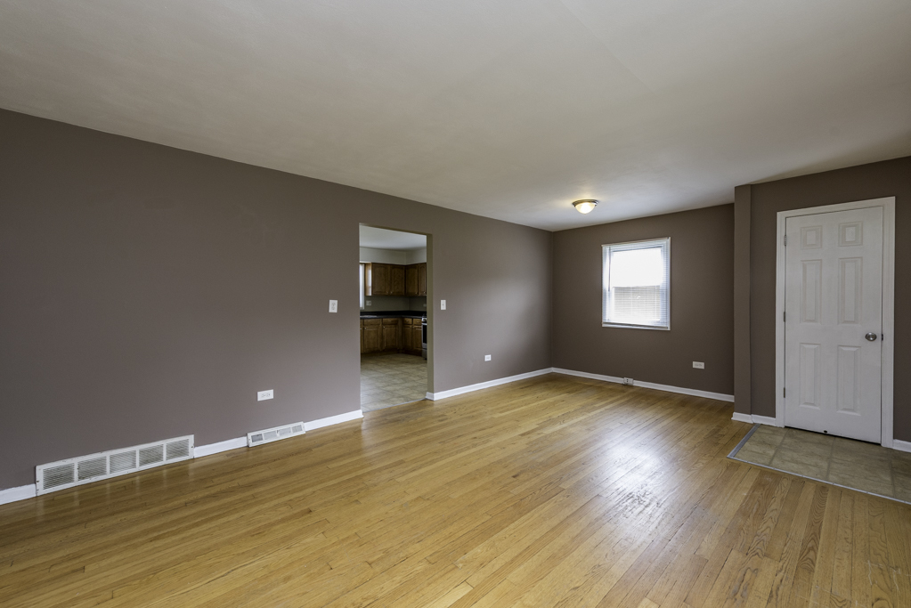 2215 HERMON Avenue, Zion, IL 60099