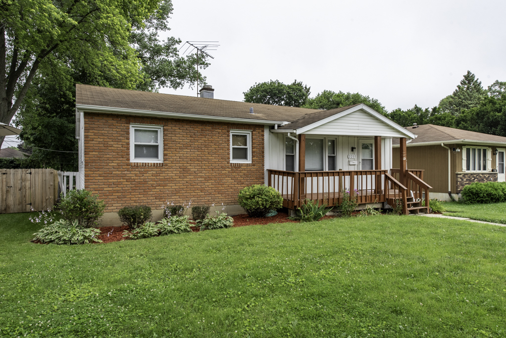 2215 HERMON Avenue, Zion, IL 60099