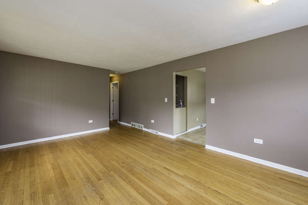 2215 HERMON Avenue, Zion, IL 60099