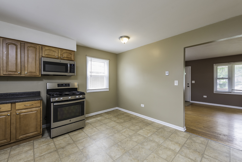 2215 HERMON Avenue, Zion, IL 60099