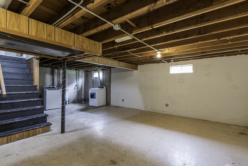 2215 HERMON Avenue, Zion, IL 60099