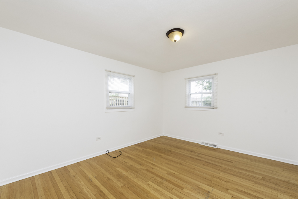2215 HERMON Avenue, Zion, IL 60099