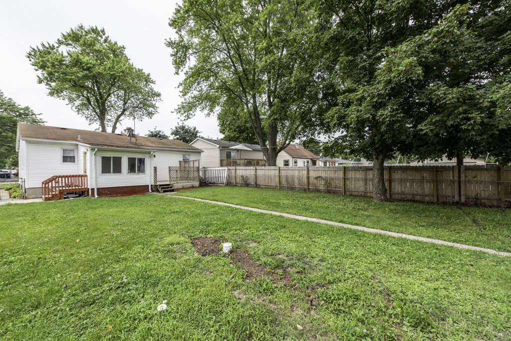 2215 HERMON Avenue, Zion, IL 60099