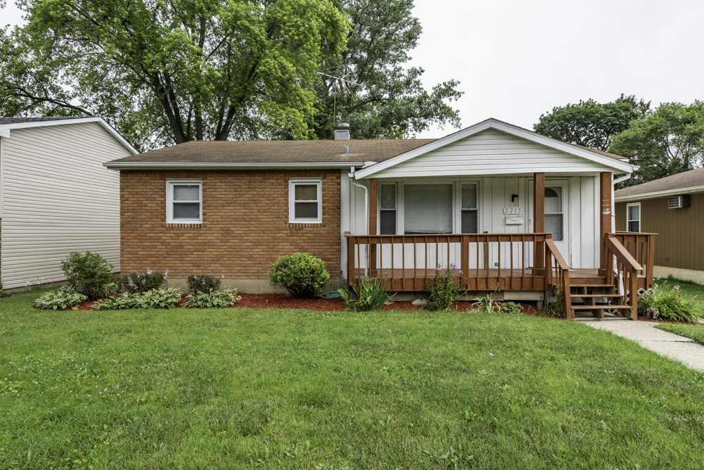 2215 HERMON Avenue, Zion, IL 60099