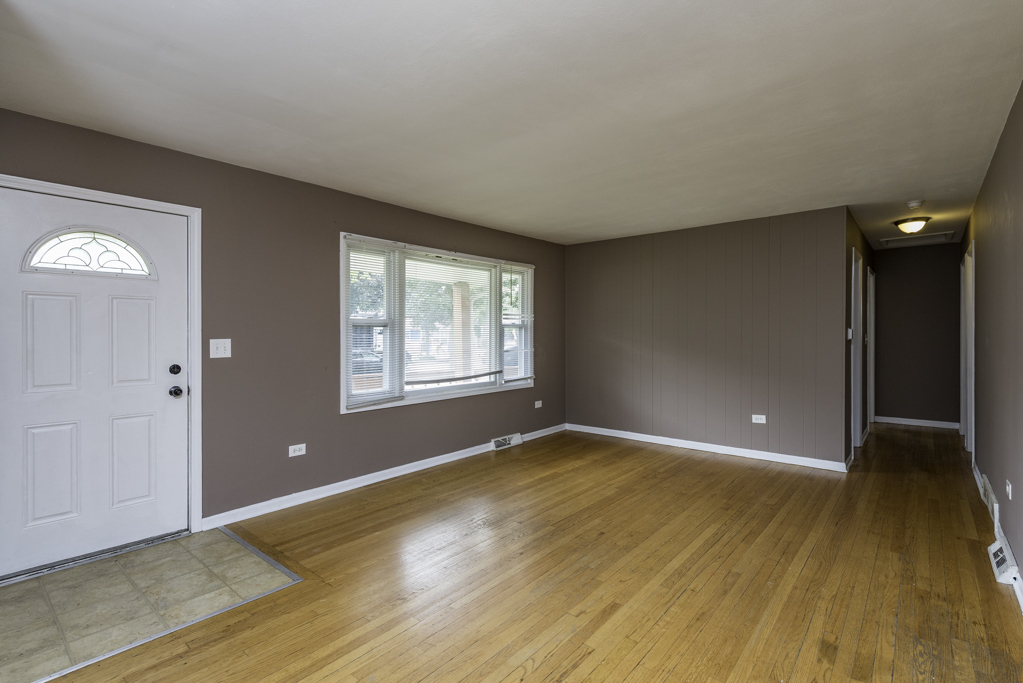 2215 HERMON Avenue, Zion, IL 60099