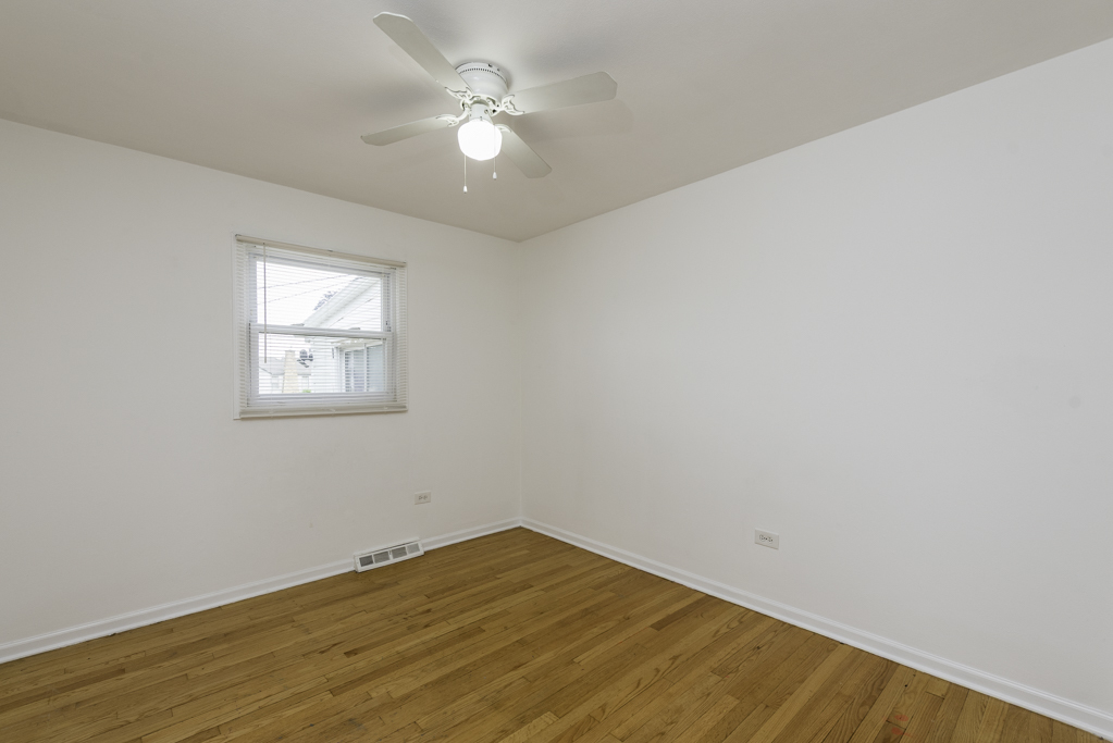 2215 HERMON Avenue, Zion, IL 60099