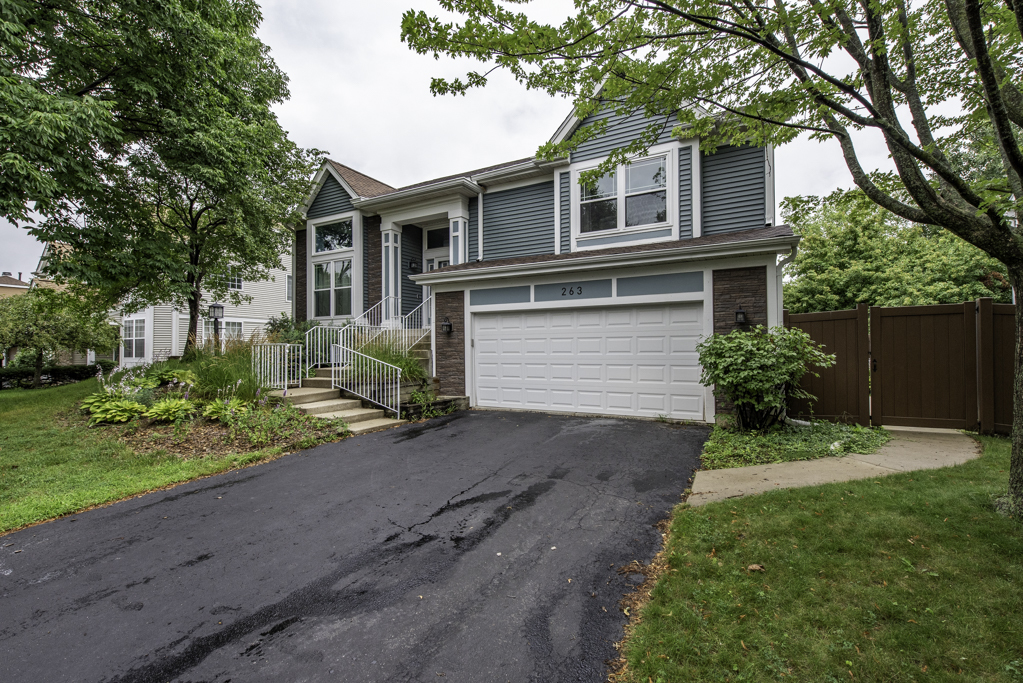 263 Pembrook Lane, Mundelein, IL 60060