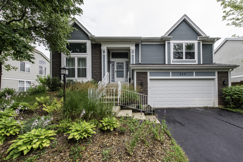 263 Pembrook Lane, Mundelein, IL 60060