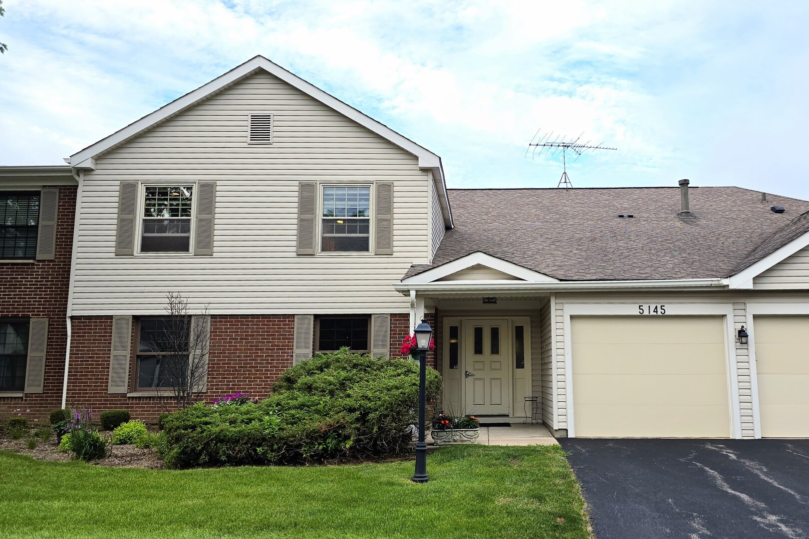 5145 Coventry Lane #6C2, Gurnee, IL 60031