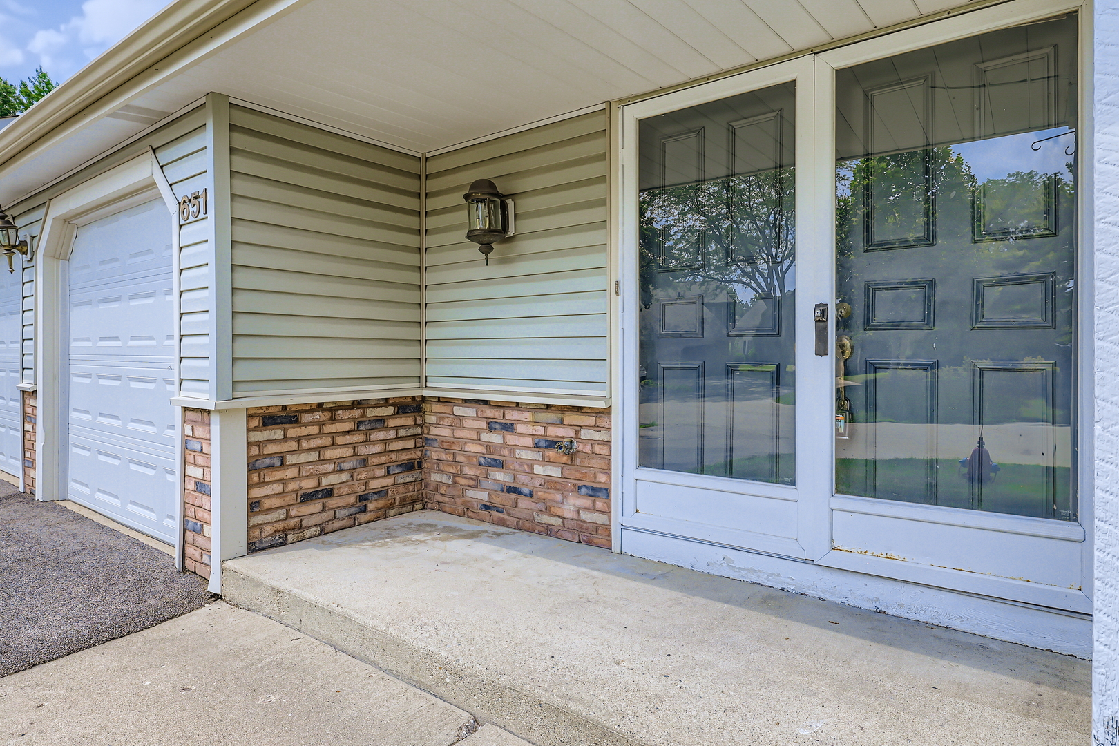 651 White Court, Gurnee, IL 60031