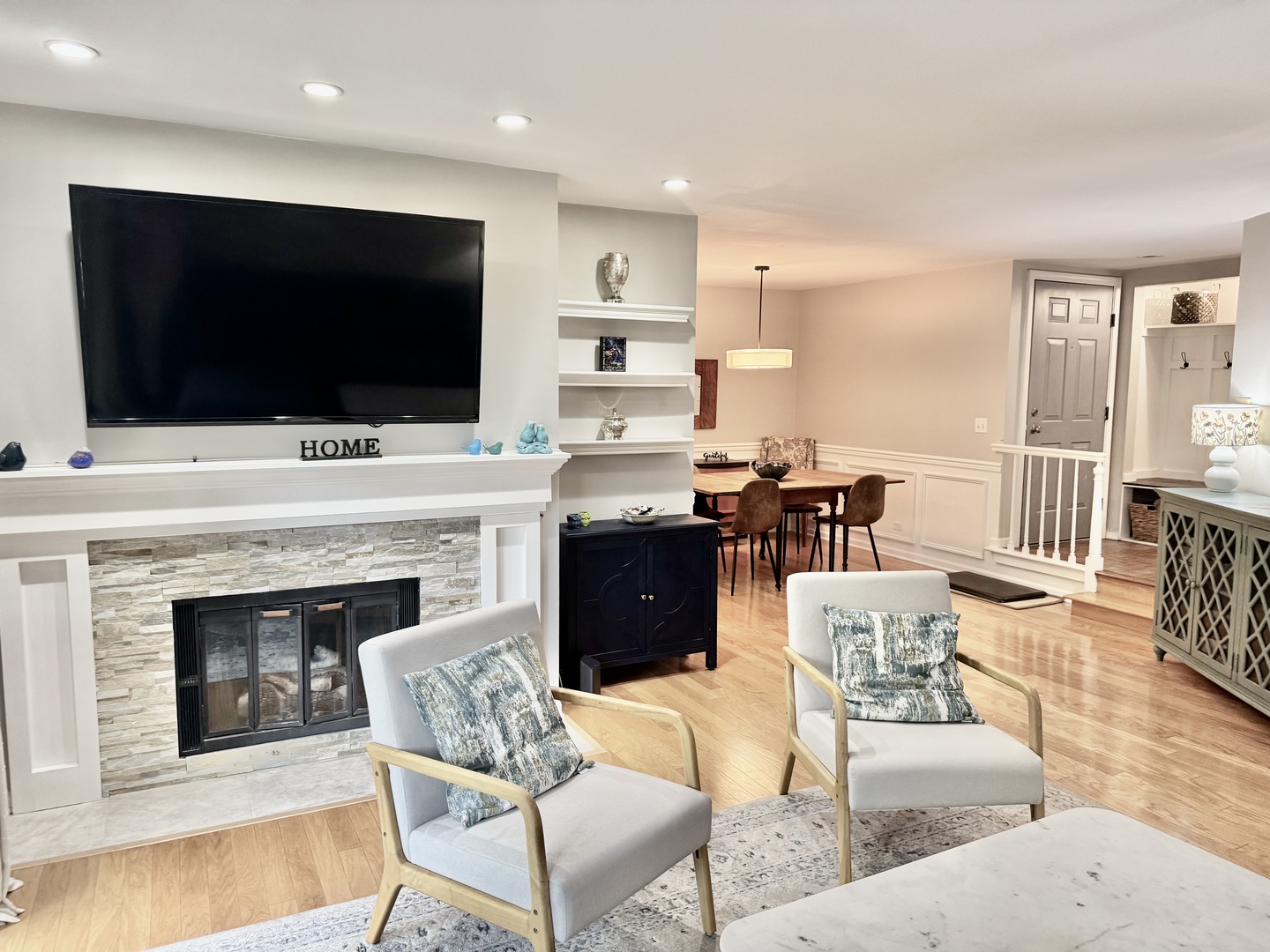 630 Zaininger Avenue #D, Naperville, IL 60563