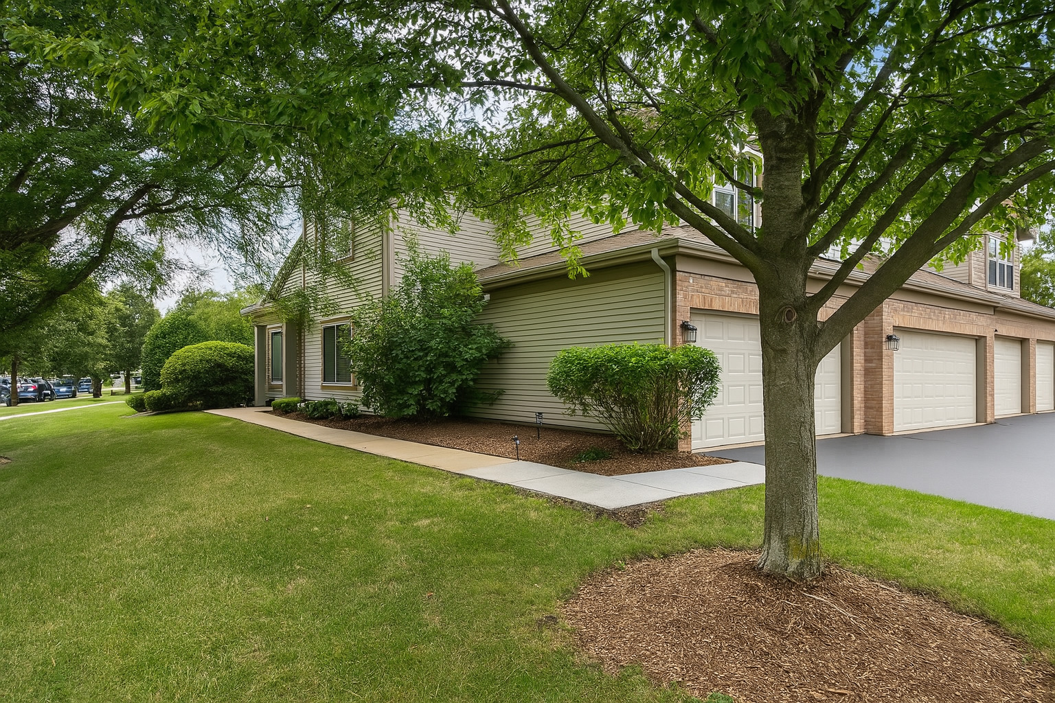 931 Asbury Drive #931, Aurora, IL 60502