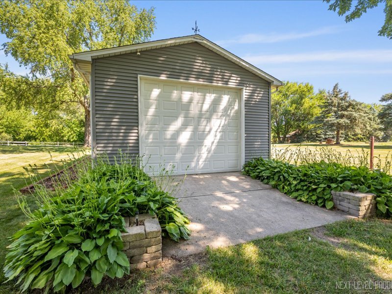 48W142 Milnamow Drive, Maple Park, IL 60151