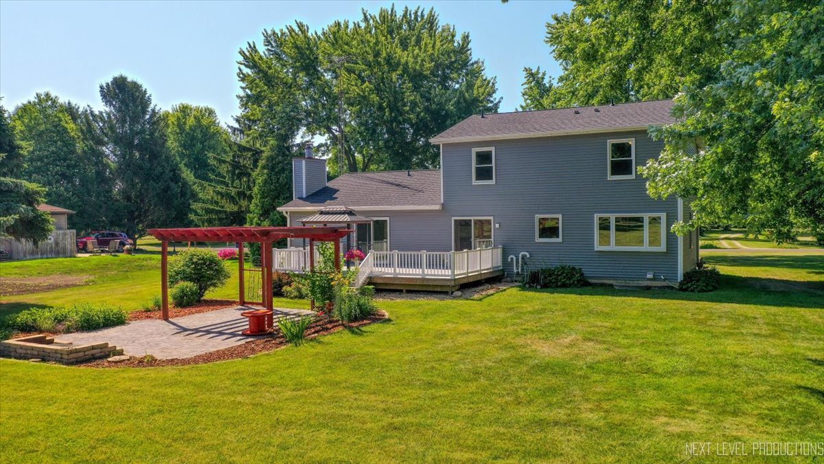 48W142 Milnamow Drive, Maple Park, IL 60151