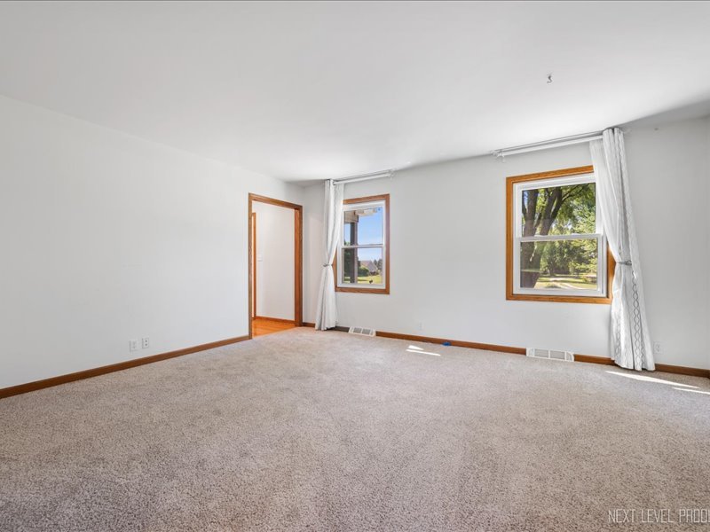 48W142 Milnamow Drive, Maple Park, IL 60151