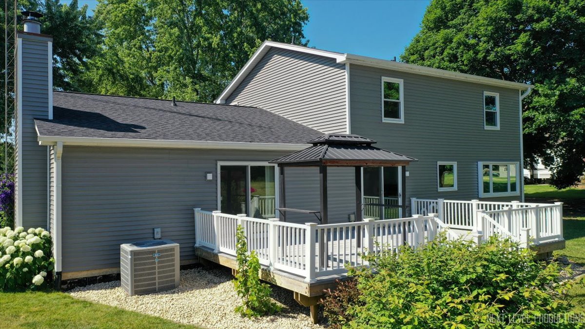 48W142 Milnamow Drive, Maple Park, IL 60151