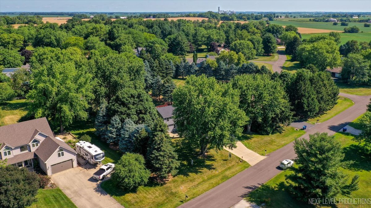48W142 Milnamow Drive, Maple Park, IL 60151