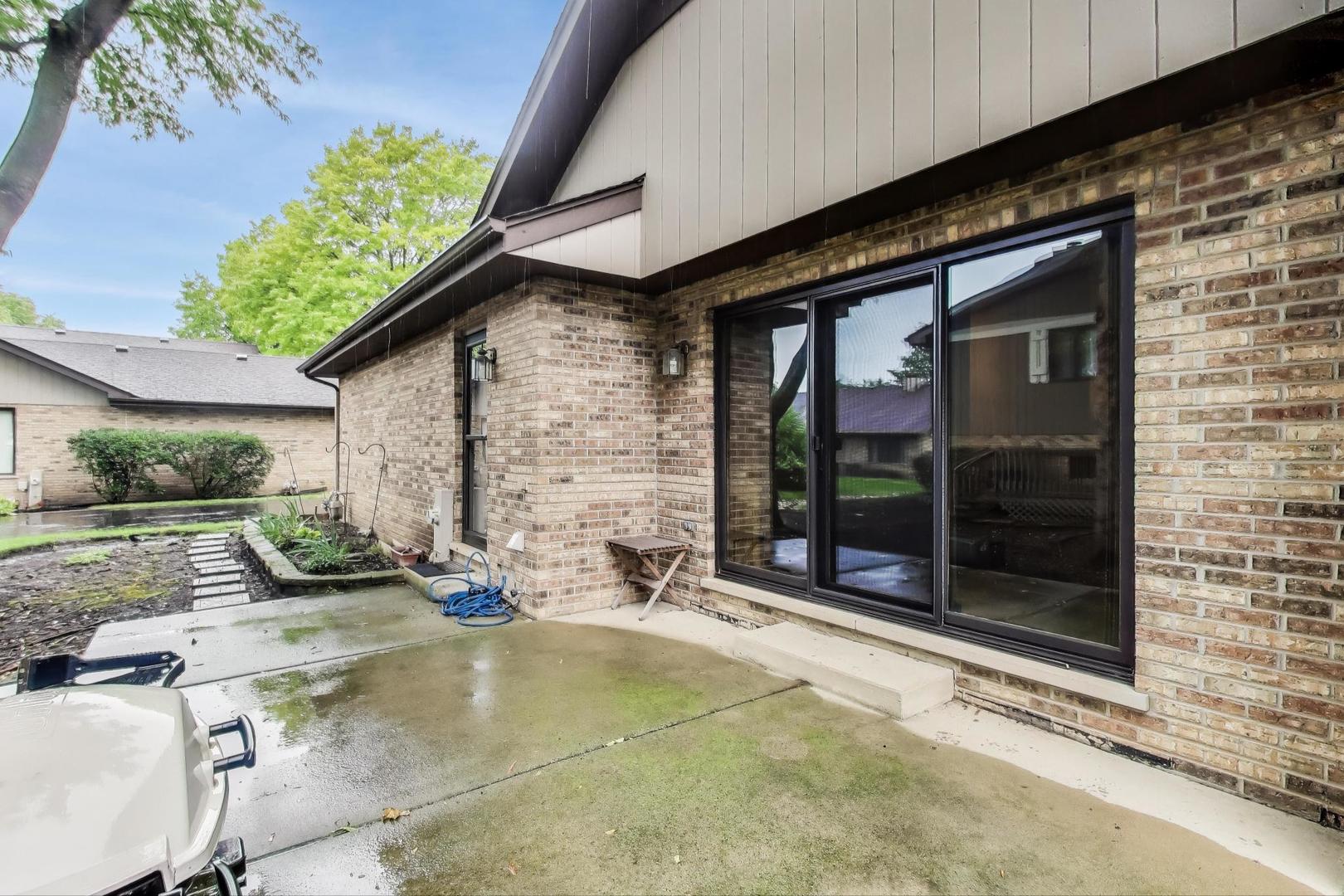 45 Castle Rock Lane, Bloomingdale, IL 60108