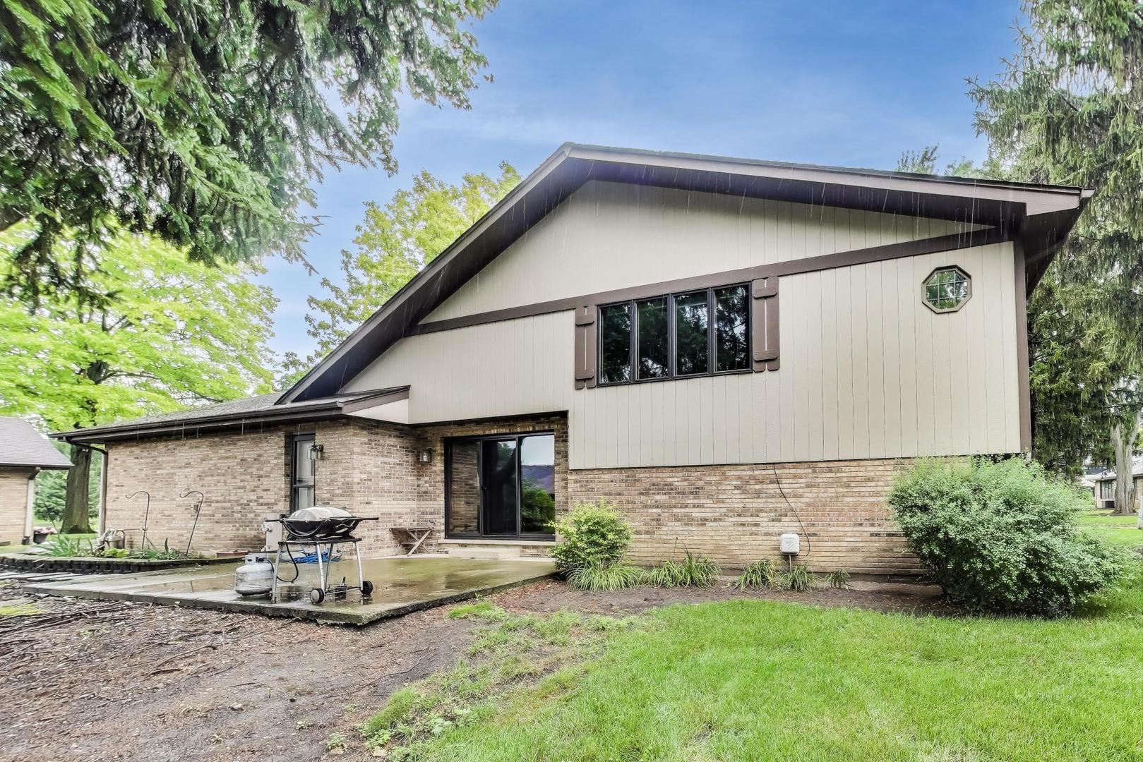 45 Castle Rock Lane, Bloomingdale, IL 60108
