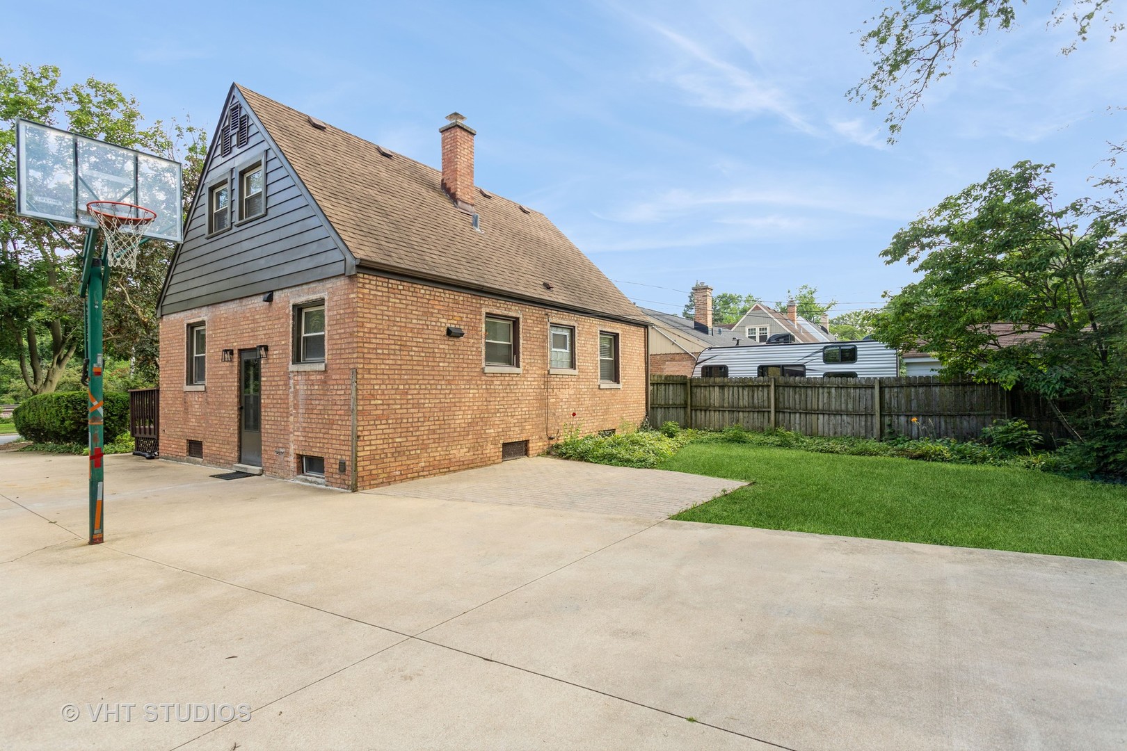 1417 College Avenue, Wheaton, IL 60187