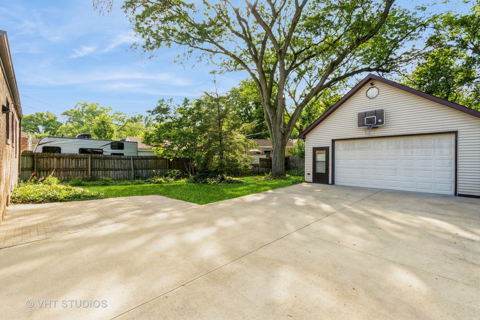1417 College Avenue, Wheaton, IL 60187