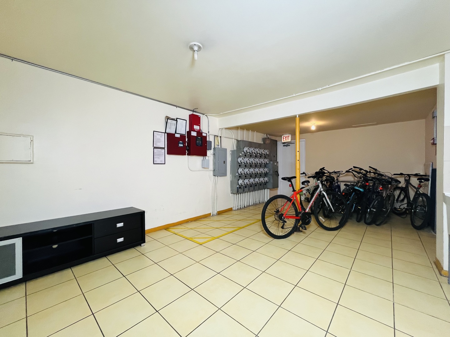 8804 BRIAR Court #2A, Des Plaines, IL 60016