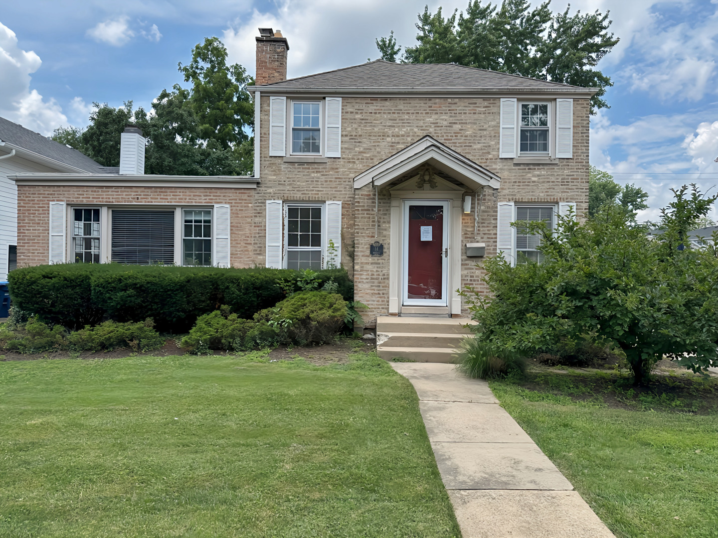 14 Mohawk Drive, Clarendon Hills, IL 60514