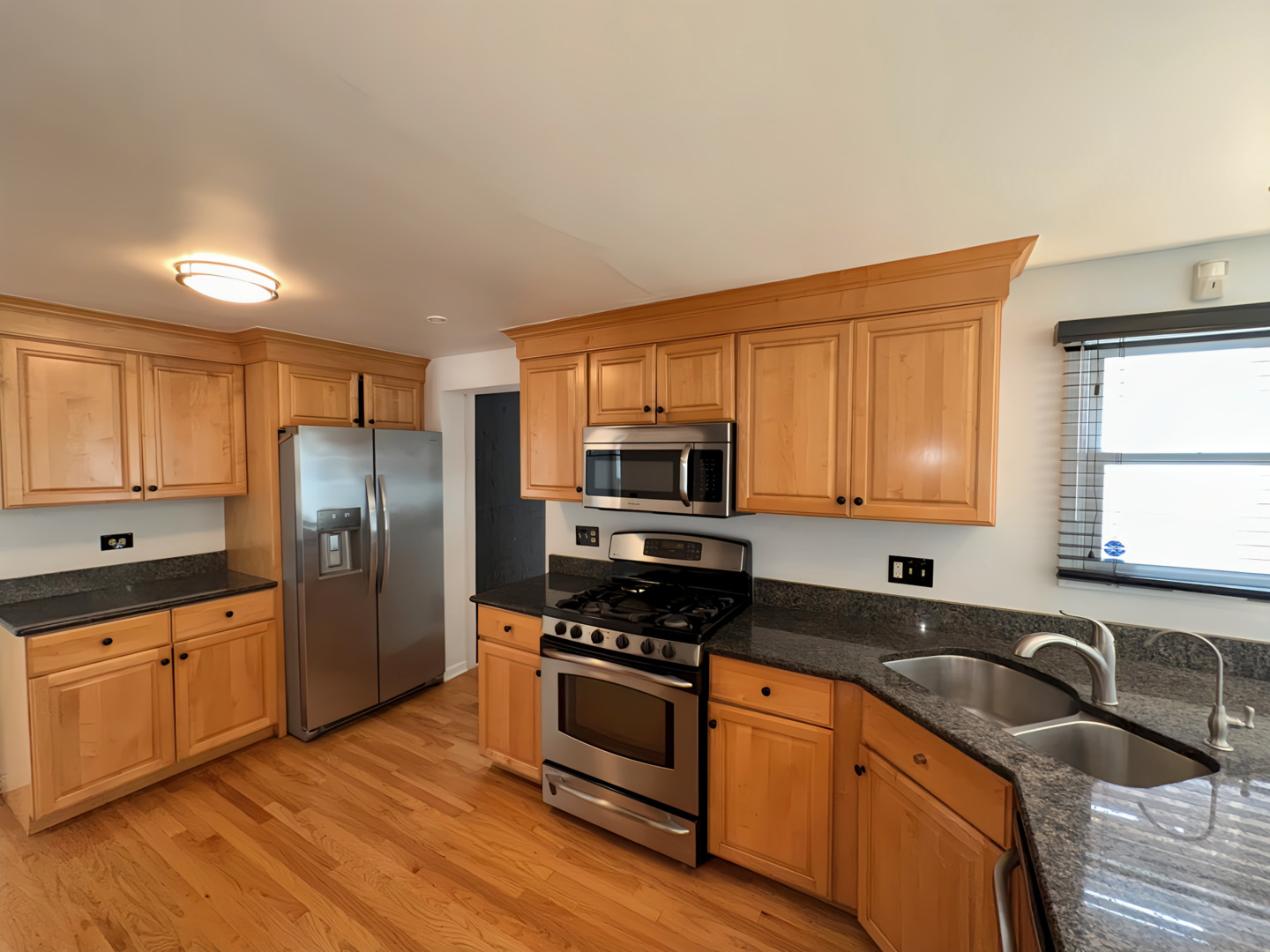 14 Mohawk Drive, Clarendon Hills, IL 60514