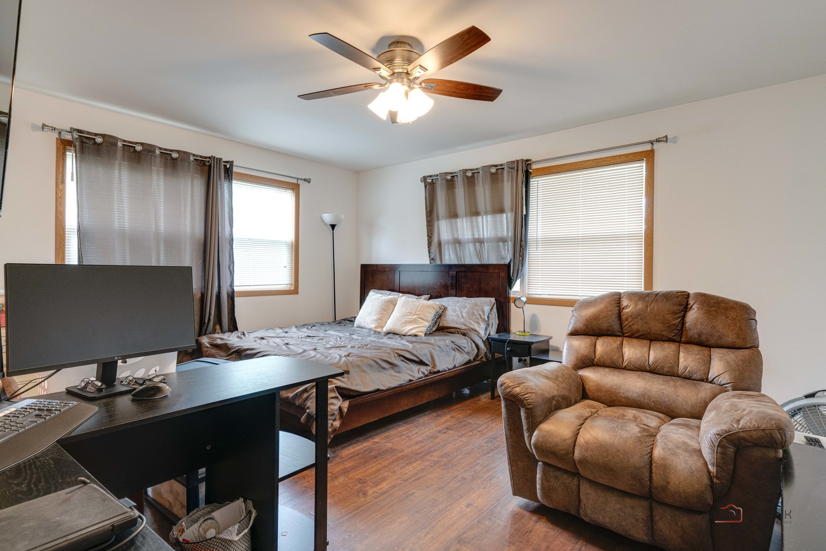 422 S Thornwood Drive, Lindenhurst, IL 60046