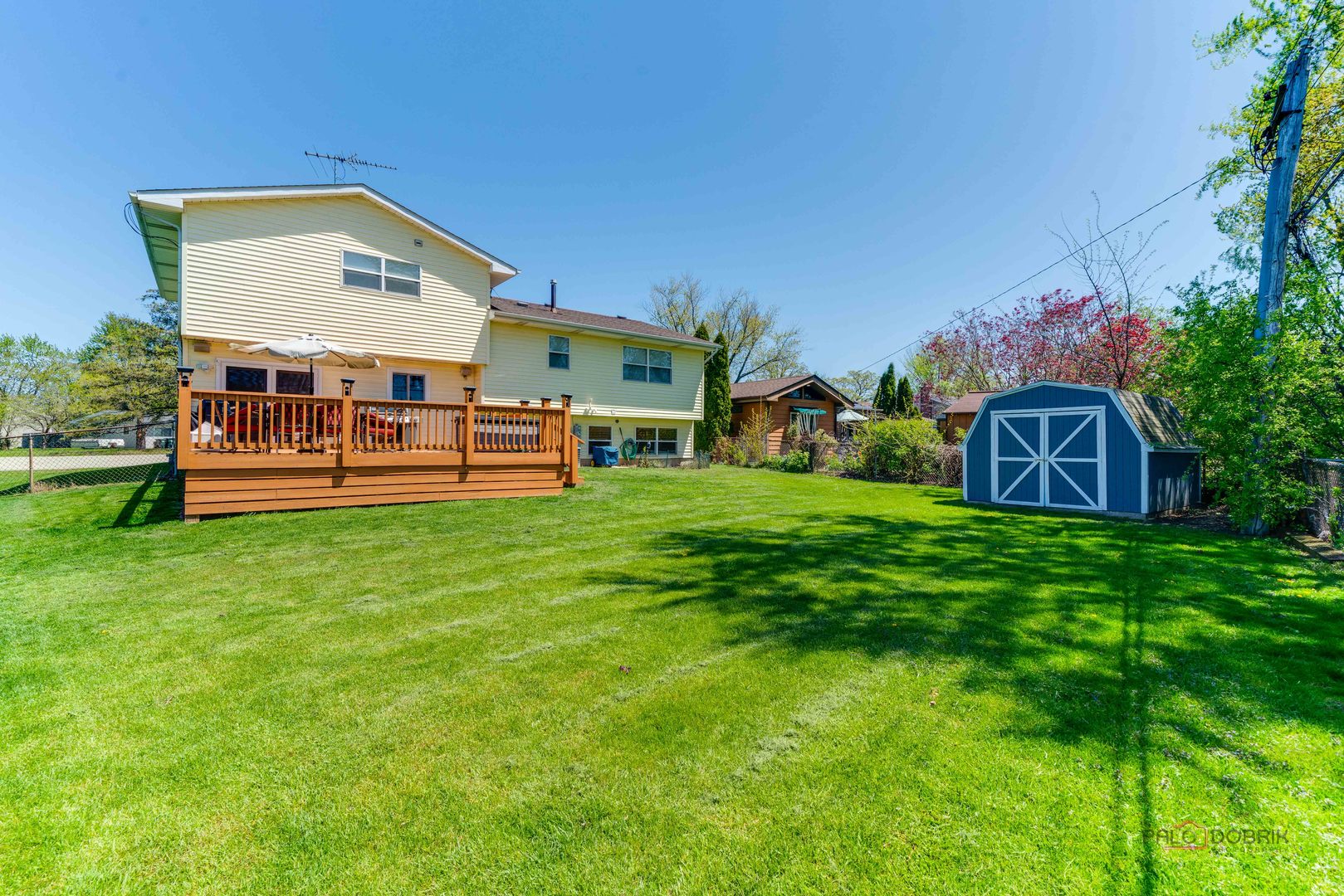 422 S Thornwood Drive, Lindenhurst, IL 60046