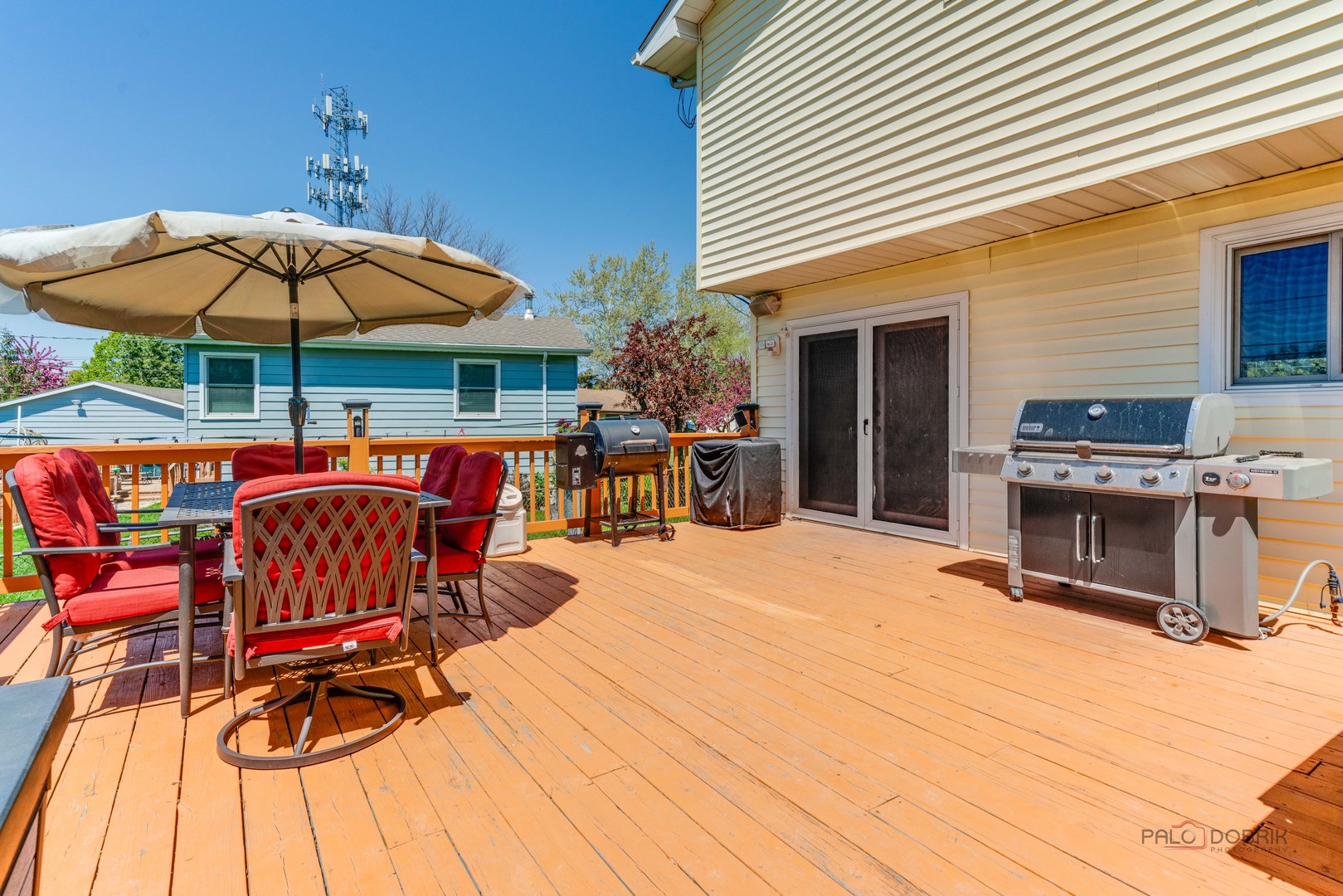 422 S Thornwood Drive, Lindenhurst, IL 60046