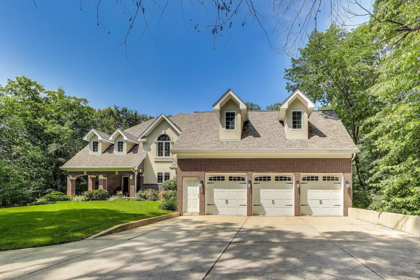 273 Bridlewood Lane, Valparaiso, IN 46385