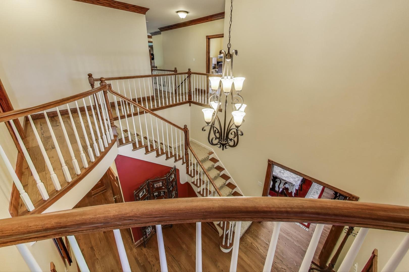 273 Bridlewood Lane, Valparaiso, IN 46385