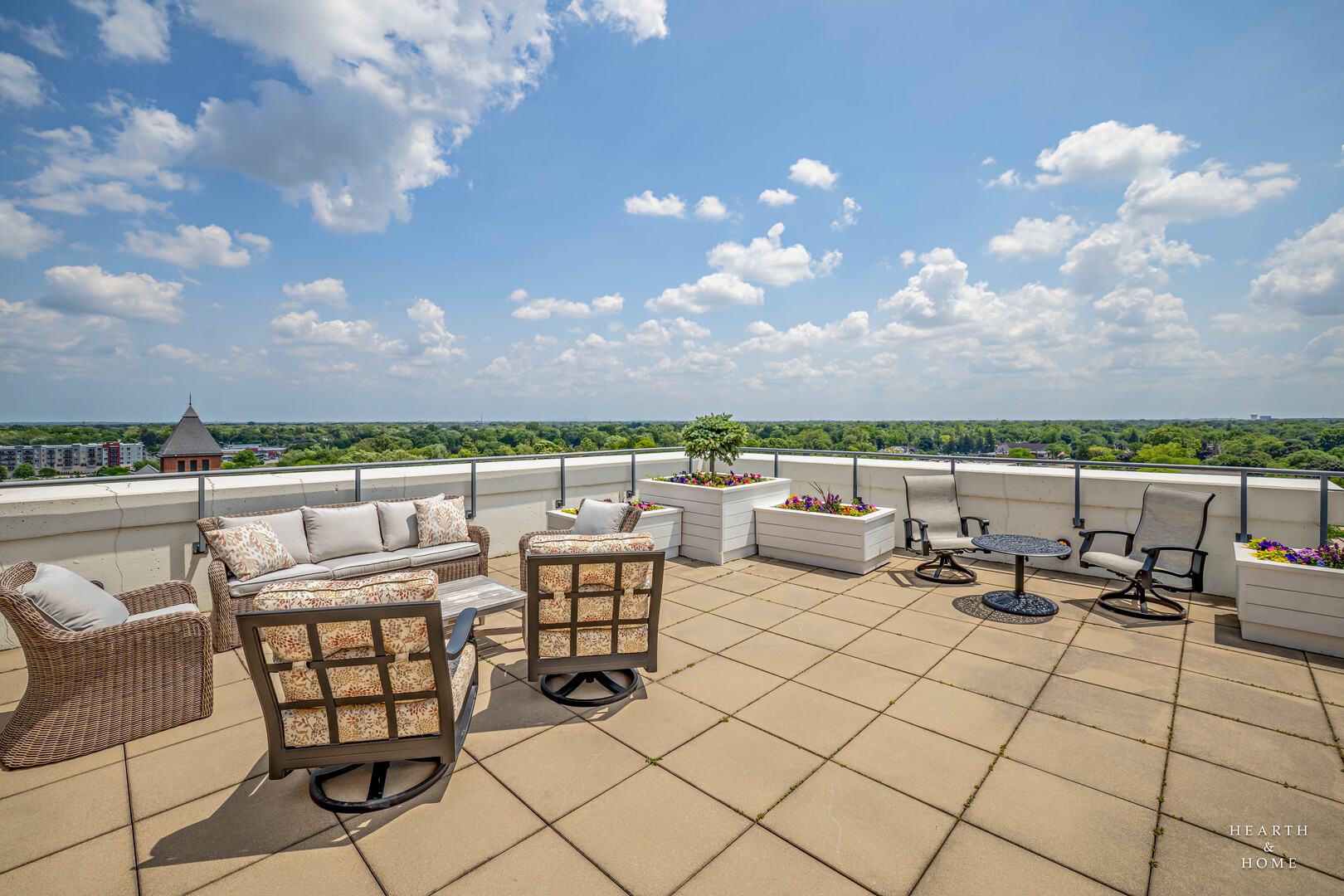 77 S Evergreen Avenue #1103, Arlington Heights, IL 60005