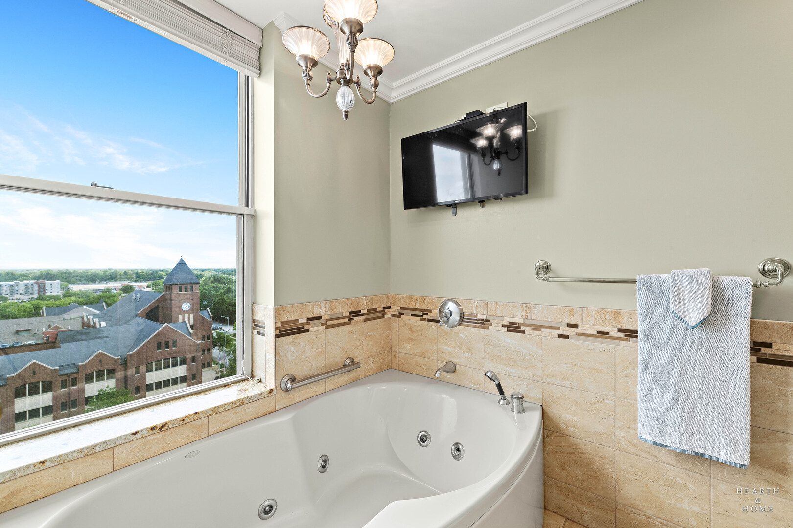 77 S Evergreen Avenue #1103, Arlington Heights, IL 60005