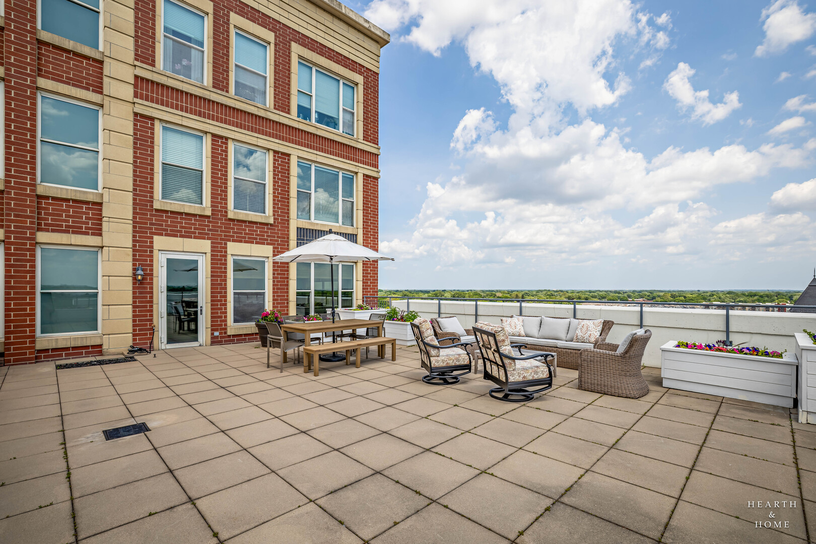 77 S Evergreen Avenue #1103, Arlington Heights, IL 60005