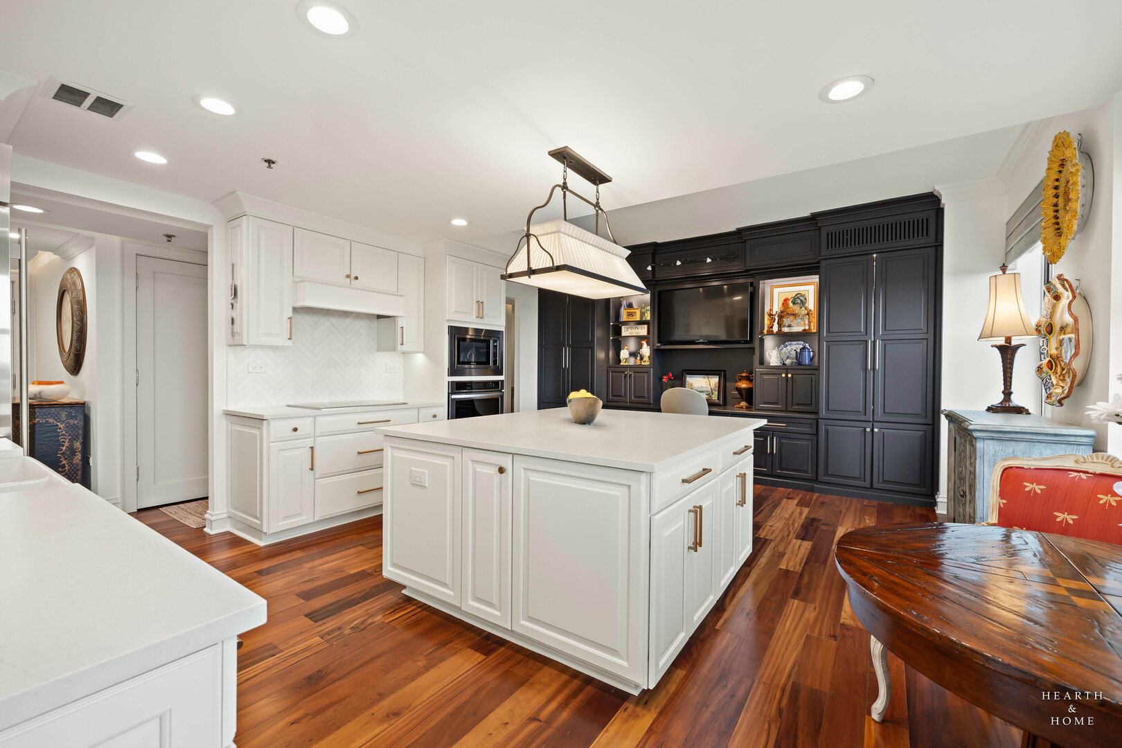 77 S Evergreen Avenue #1103, Arlington Heights, IL 60005
