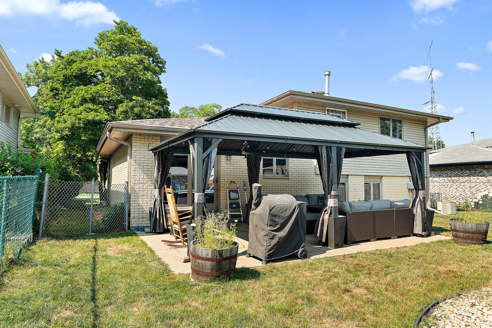 5551 143rd Street, Midlothian, IL 60445