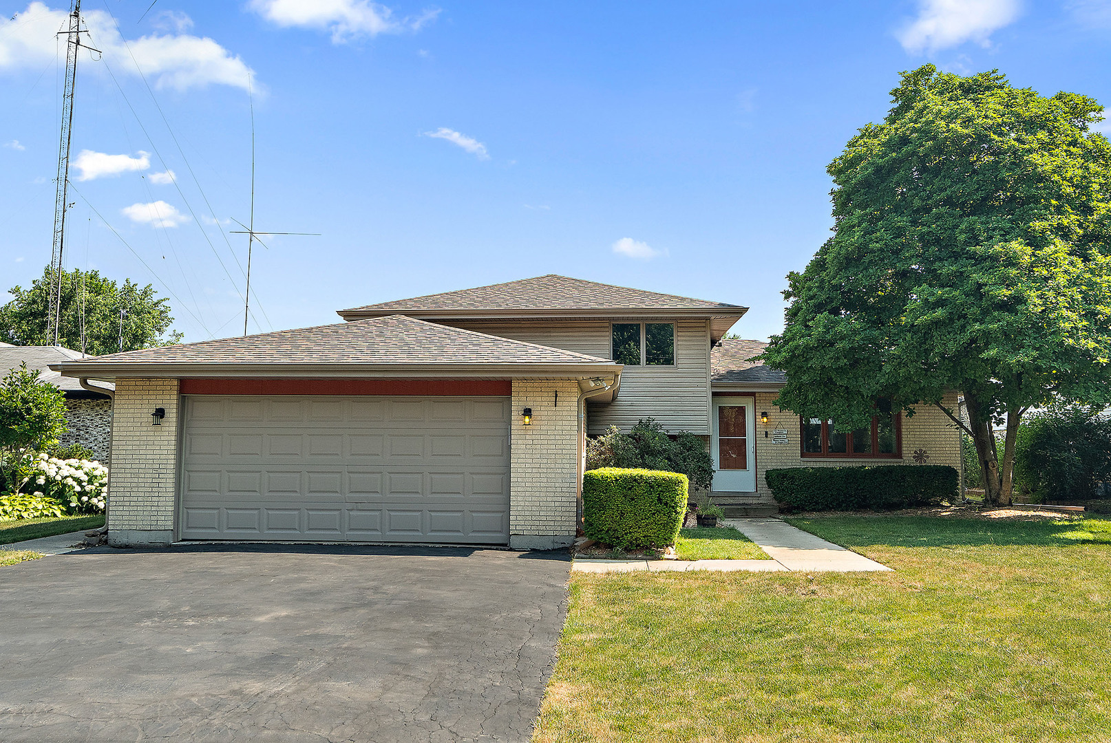 5551 143rd Street, Midlothian, IL 60445