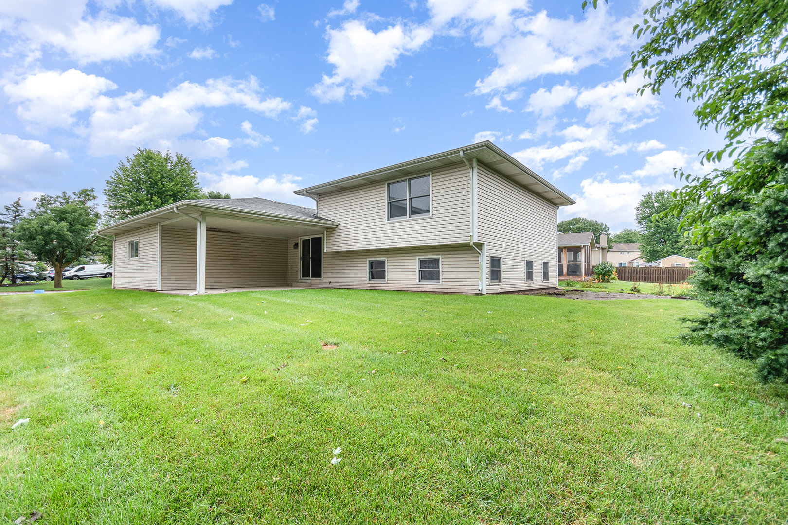 265 Hickory Oaks Drive, Bolingbrook, IL 60490
