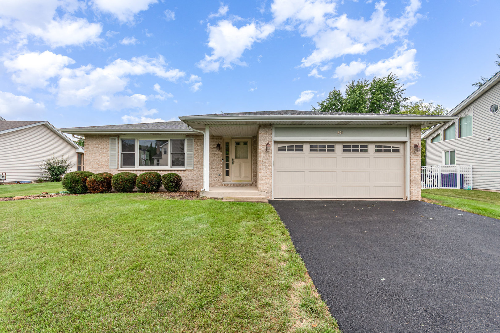 265 Hickory Oaks Drive, Bolingbrook, IL 60490