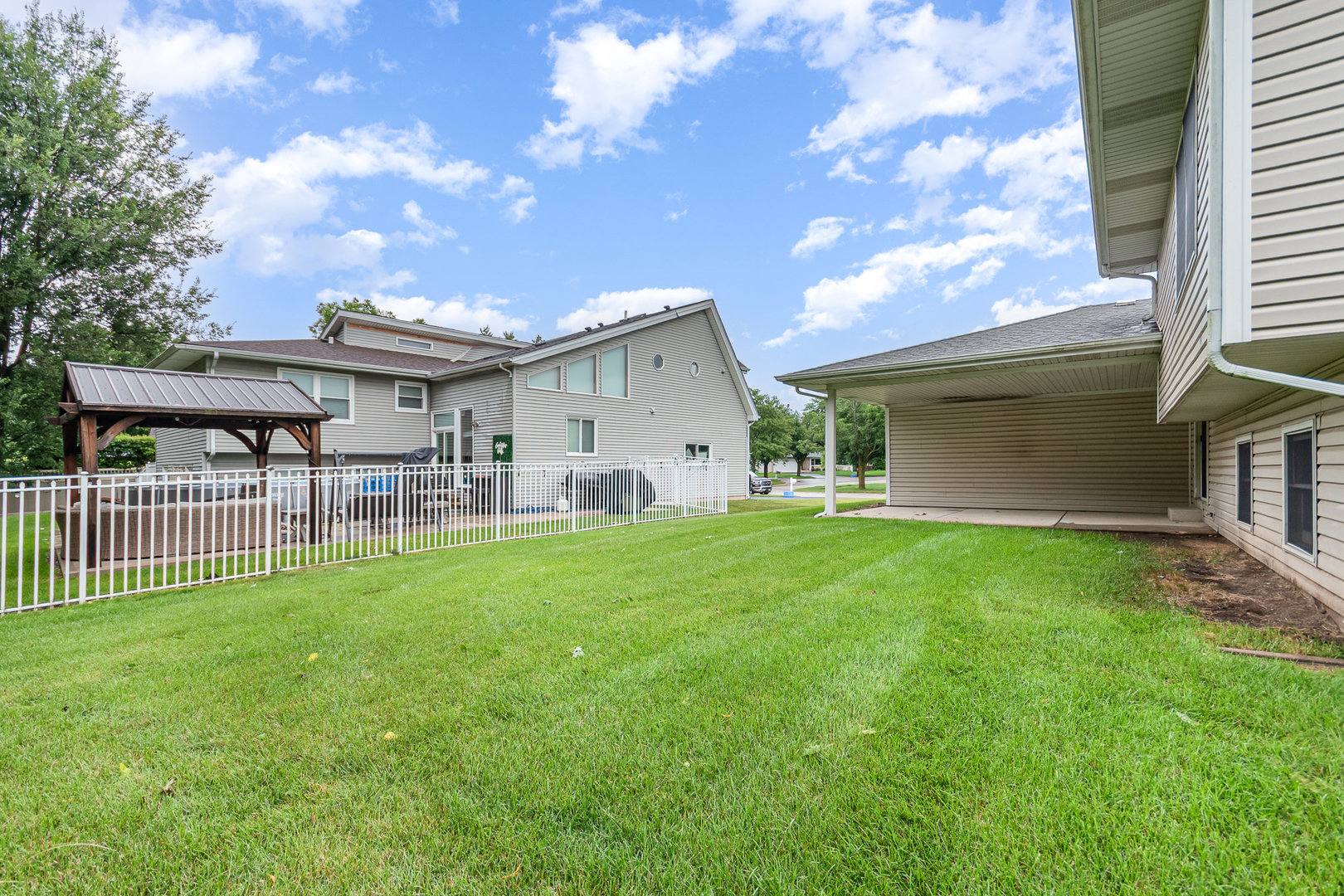 265 Hickory Oaks Drive, Bolingbrook, IL 60490