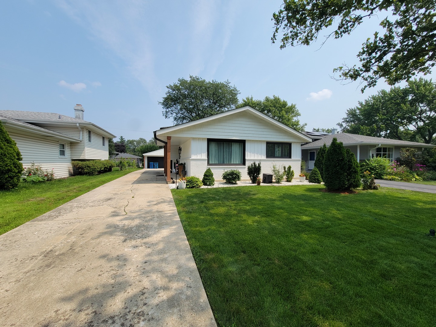 5785 Tennessee Avenue, Clarendon Hills, IL 60514
