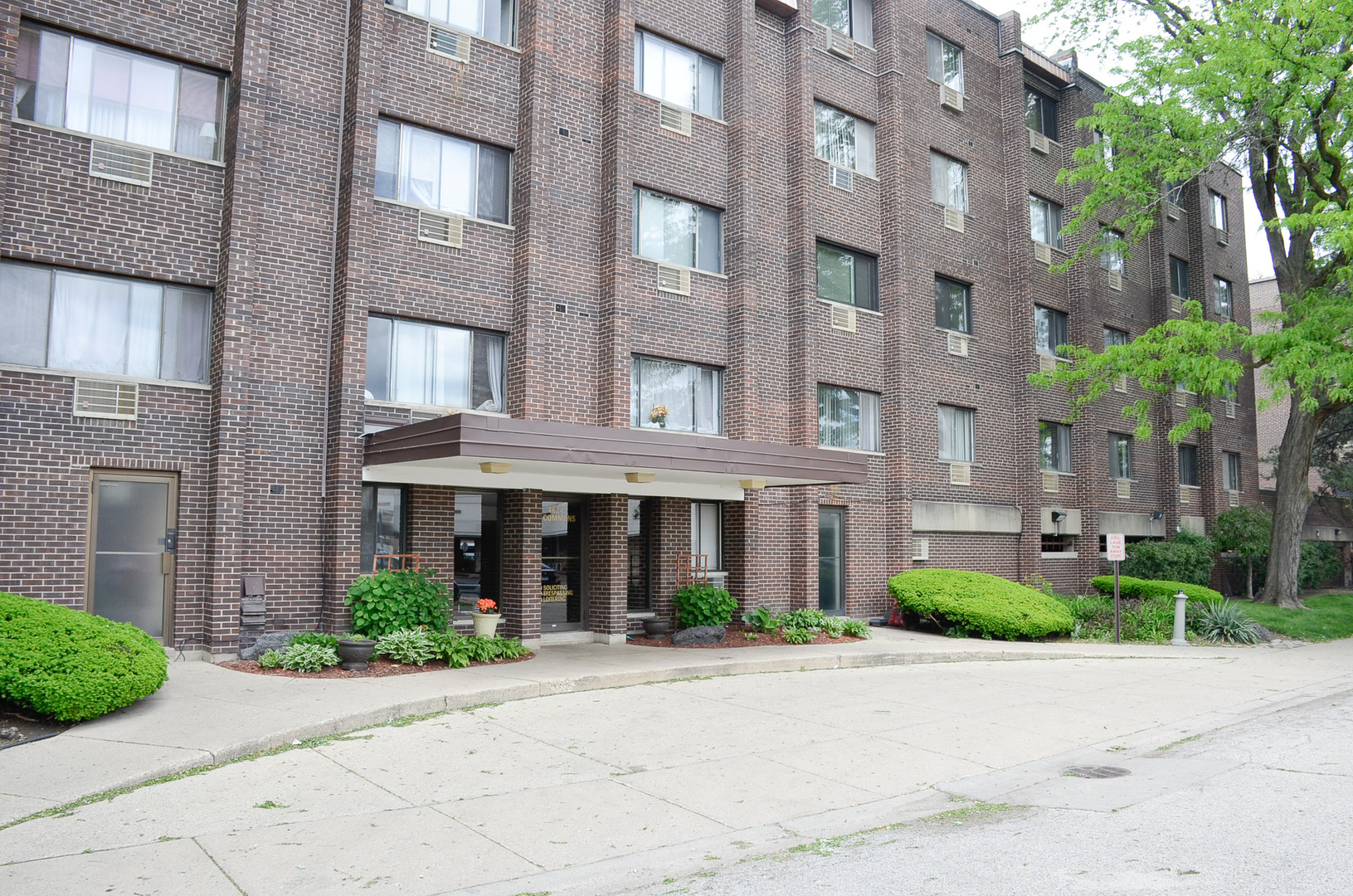 4624 N Commons Drive #306E, Chicago, IL 60656