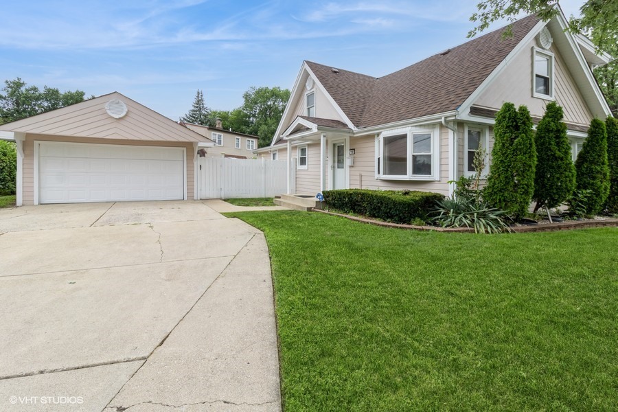 110 N Prater Avenue, Northlake, IL 60164