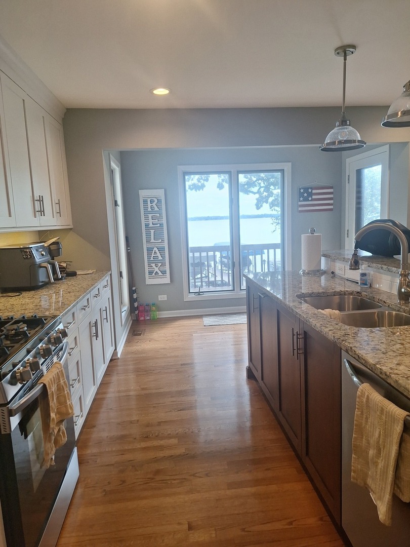 171 Waltonian Terrace, Fox Lake, IL 60020