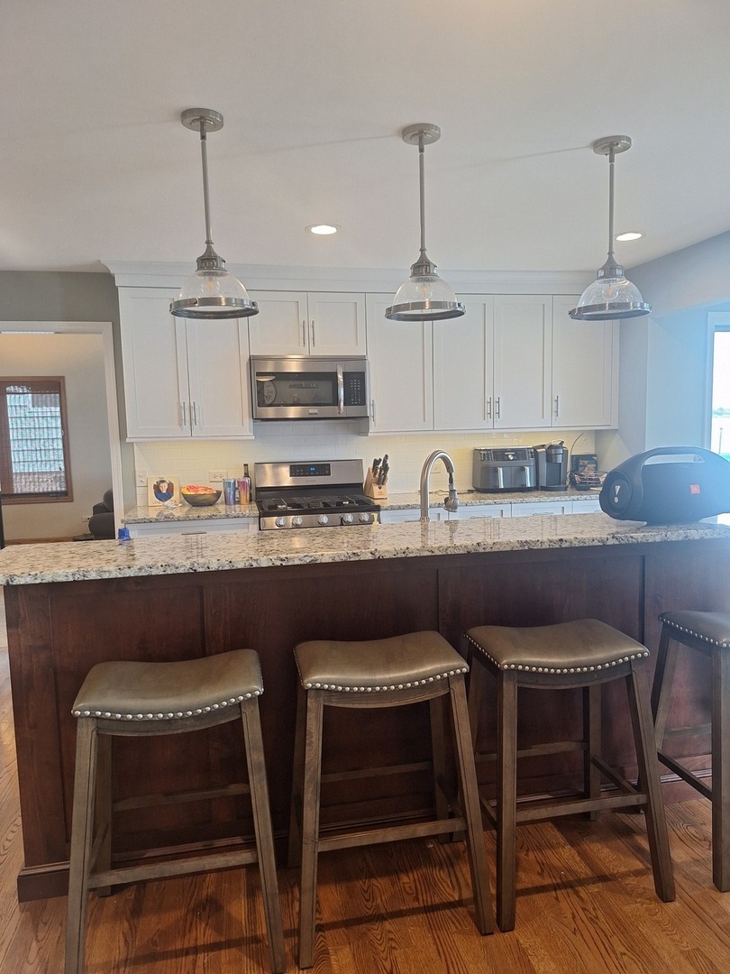 171 Waltonian Terrace, Fox Lake, IL 60020